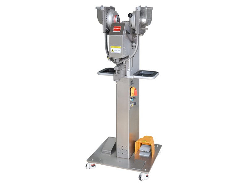 DE95/2K Riveting Machine