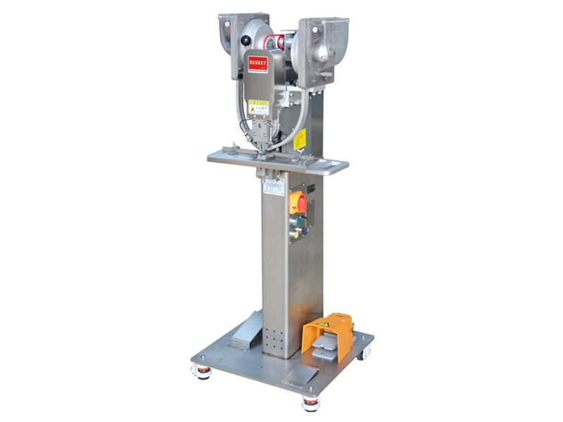 DE93/2K Riveting Machine